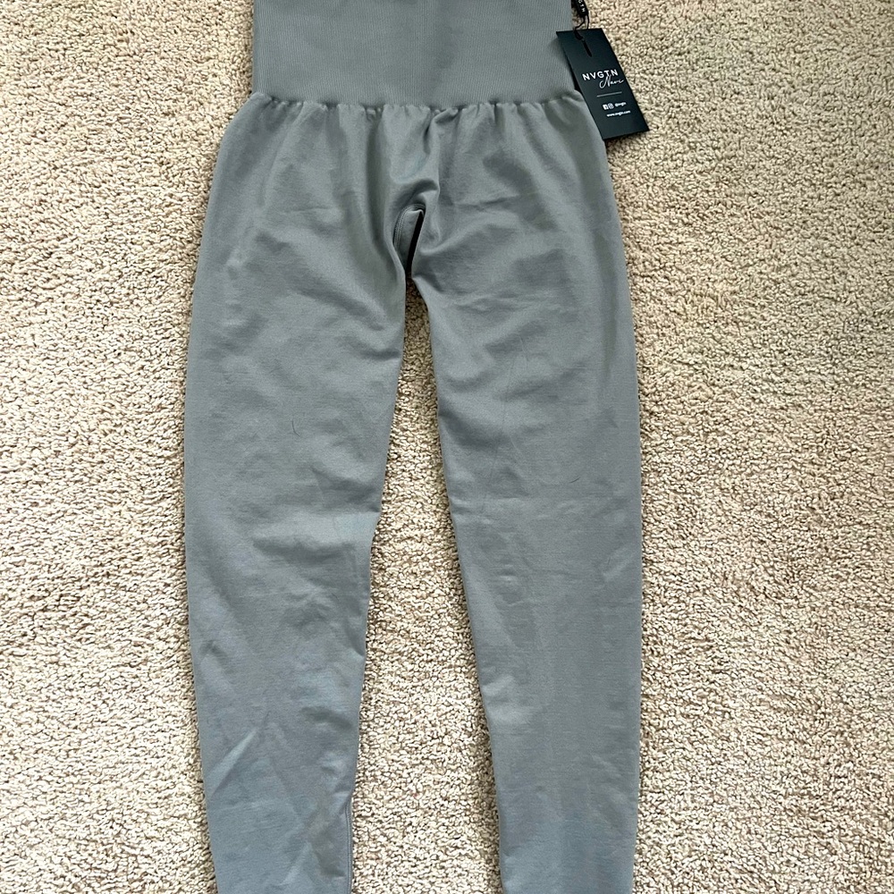 NVGTN women’s athletic leggings